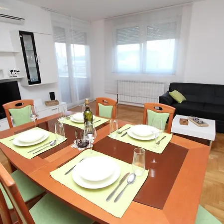 Apartment Mladen