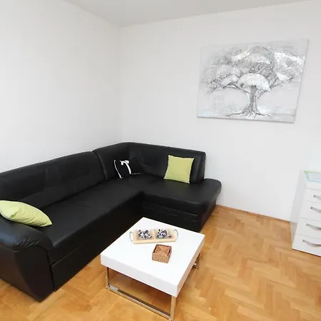Mladen Apartment *