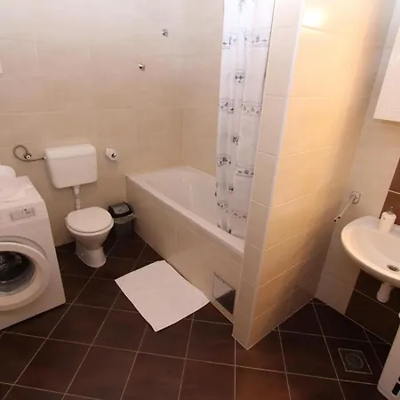 Apartment Mladen *