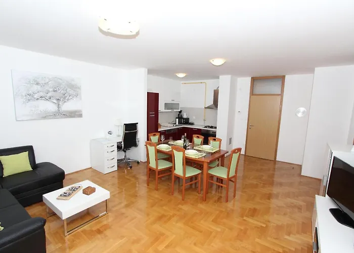 Mladen Apartment *