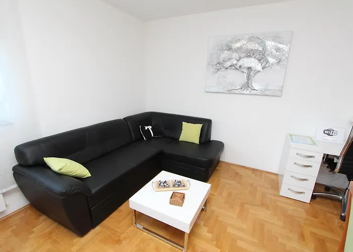 Mladen Apartment *