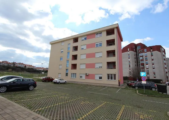 Mladen Apartment *